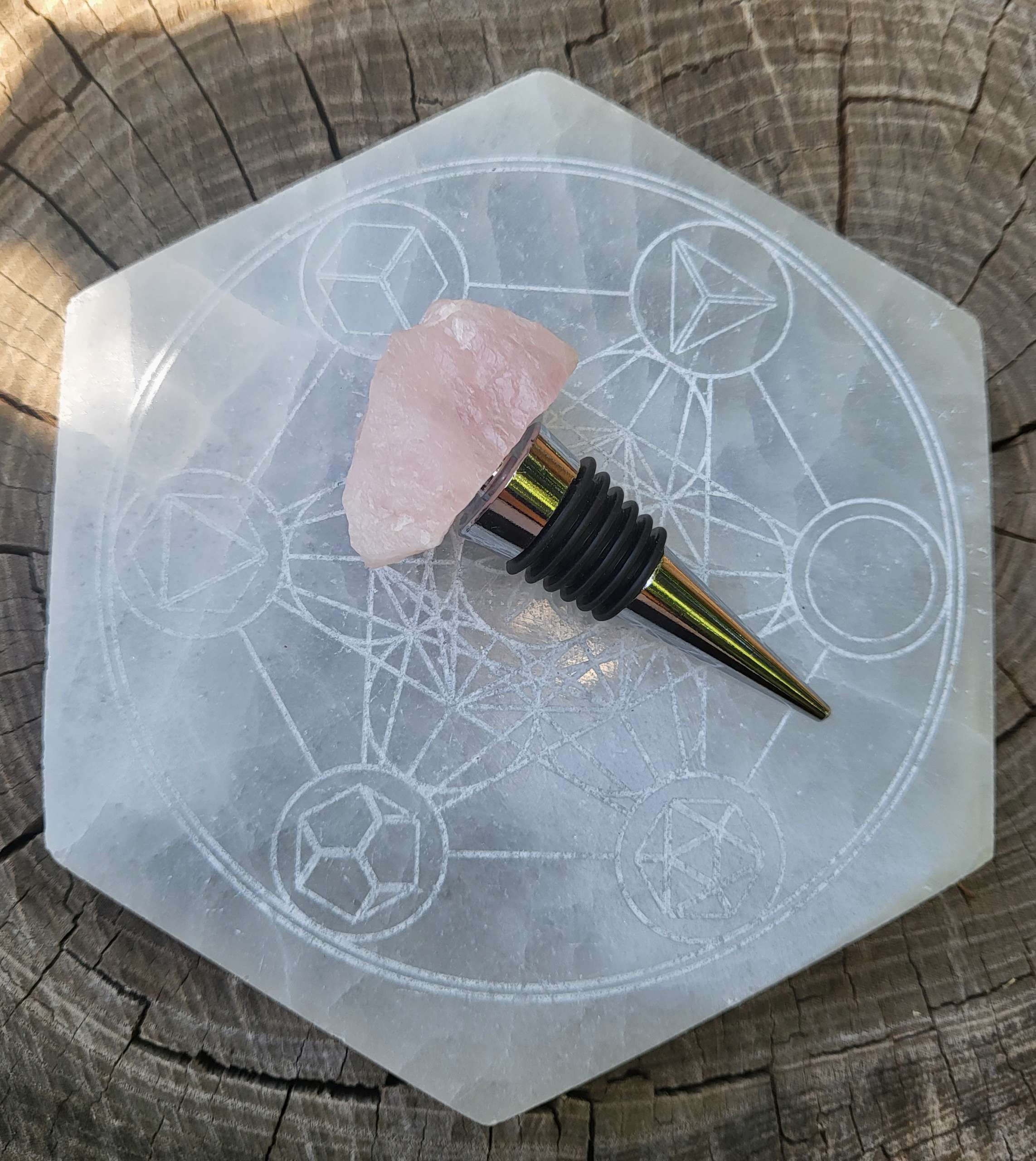 Crystal Tea Diffuser and Wine Bottle Plug Set with 11 Different Crystals - Enhance your tea and wine rituals with these stunning crystal-infused accessories.